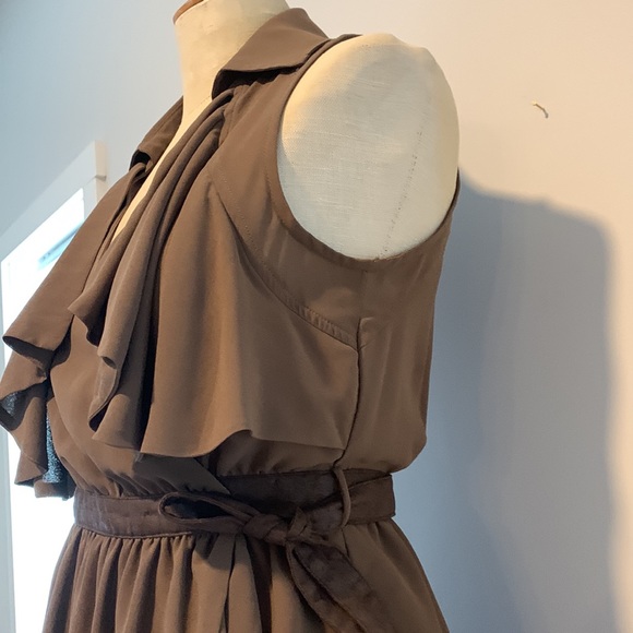 DOUBLE ZERO Taupe-Brown wrap dress with faux suede tie & Ruffled bottom Size S - Picture 7 of 12